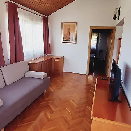 Mirella Apartment *