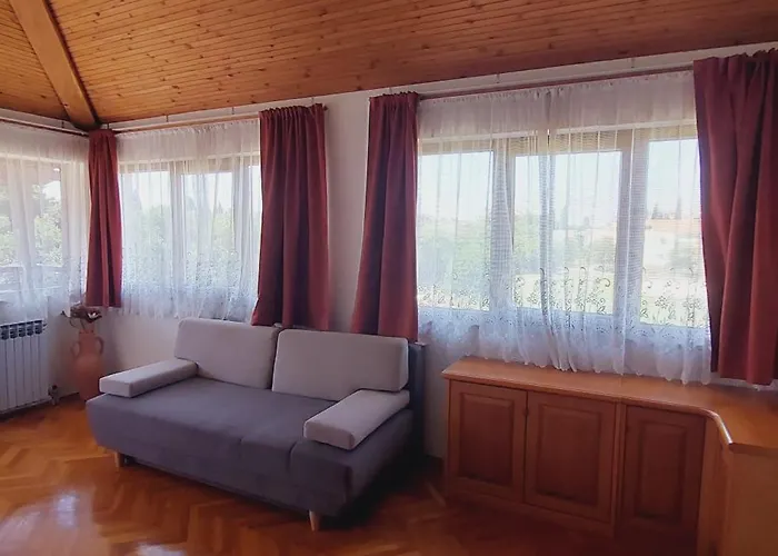 아파트 Mirella 로비니